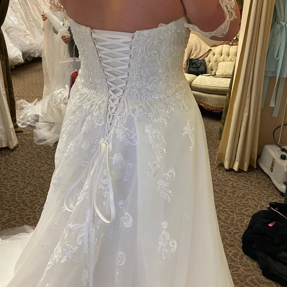 Wedding dress!!! - Picture 2 of 6